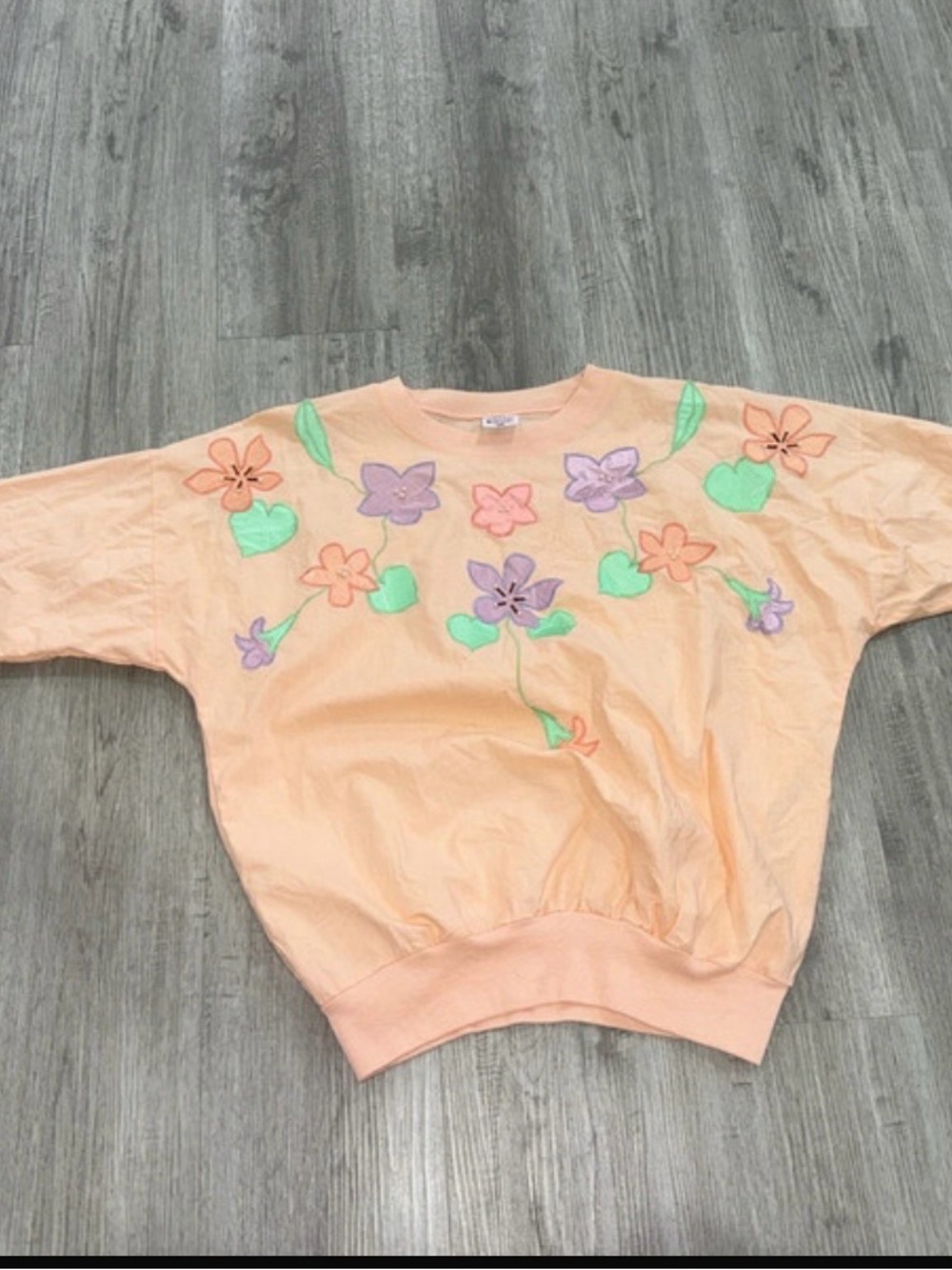 VTG Peach Floral Appliqué Sweatshirt